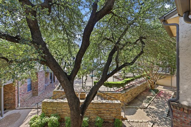8750 Park Lane 11, Dallas, TX 75231