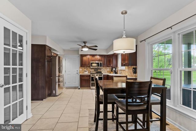 3812 LEYLAND DR, Mechanicsburg, PA 17050