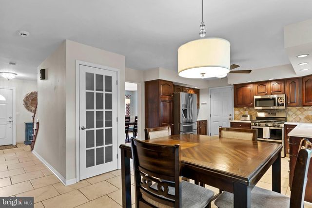 3812 LEYLAND DR, Mechanicsburg, PA 17050