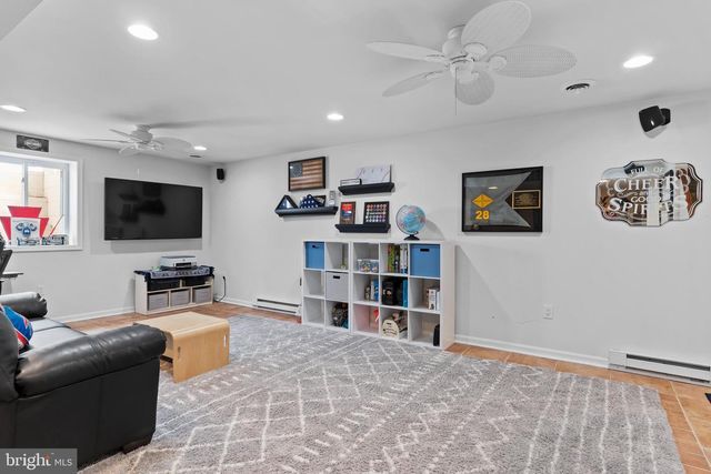 3812 LEYLAND DR, Mechanicsburg, PA 17050