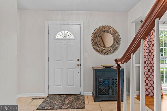 3812 LEYLAND DR, Mechanicsburg, PA 17050