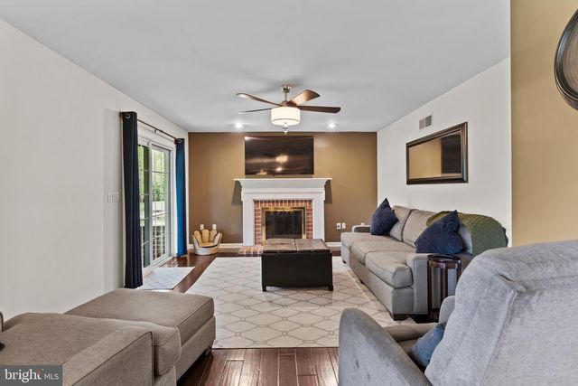 3812 LEYLAND DR, Mechanicsburg, PA 17050