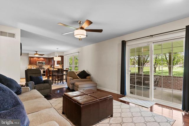 3812 LEYLAND DR, Mechanicsburg, PA 17050