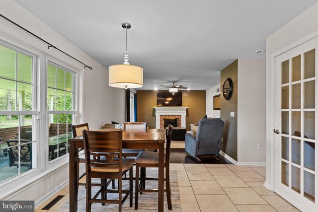 3812 LEYLAND DR, Mechanicsburg, PA 17050