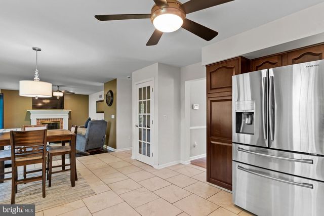 3812 LEYLAND DR, Mechanicsburg, PA 17050