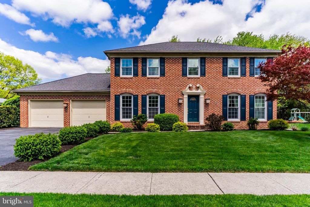 3812 LEYLAND DR, Mechanicsburg, PA 17050