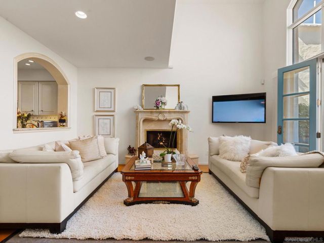 7337 Draper Ave, La Jolla, CA 92037