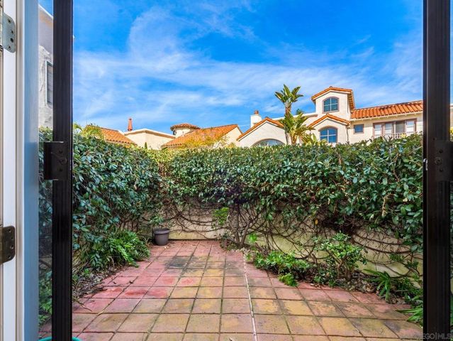7337 Draper Ave, La Jolla, CA 92037