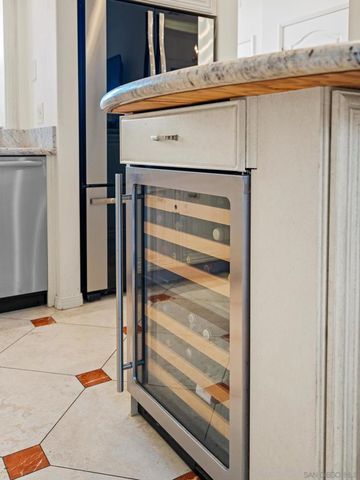 7337 Draper Ave, La Jolla, CA 92037