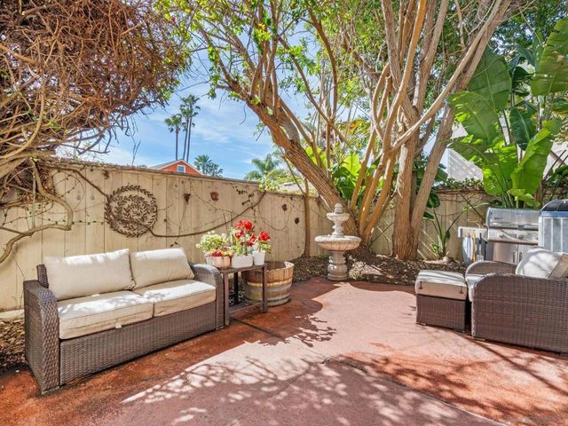 7337 Draper Ave, La Jolla, CA 92037