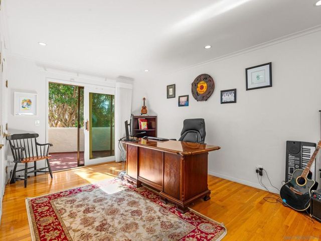 7337 Draper Ave, La Jolla, CA 92037