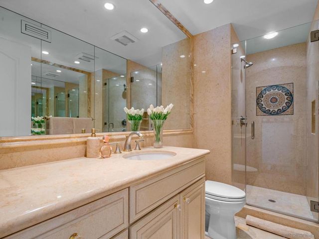 7337 Draper Ave, La Jolla, CA 92037