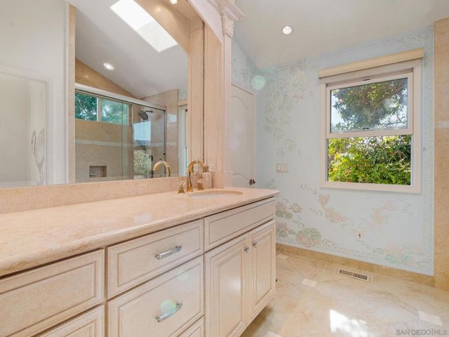 7337 Draper Ave, La Jolla, CA 92037
