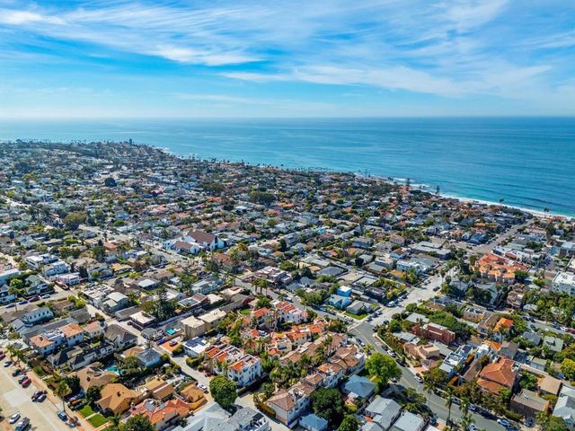 7337 Draper Ave, La Jolla, CA 92037