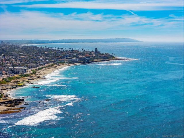 7337 Draper Ave, La Jolla, CA 92037