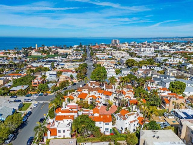 7337 Draper Ave, La Jolla, CA 92037