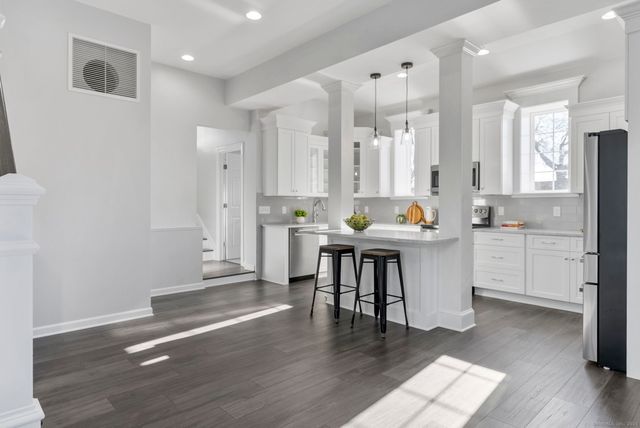 44 Hartford Avenue, Old Lyme, CT 06371