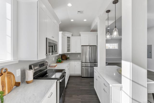 44 Hartford Avenue, Old Lyme, CT 06371