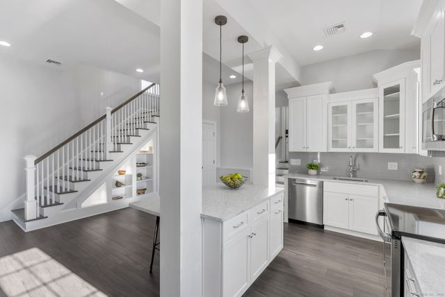 44 Hartford Avenue, Old Lyme, CT 06371