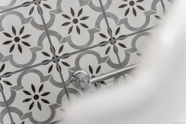 44 Hartford Avenue, Old Lyme, CT 06371