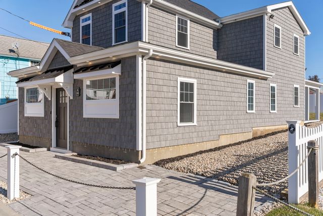 44 Hartford Avenue, Old Lyme, CT 06371