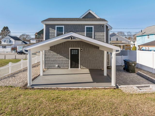 44 Hartford Avenue, Old Lyme, CT 06371