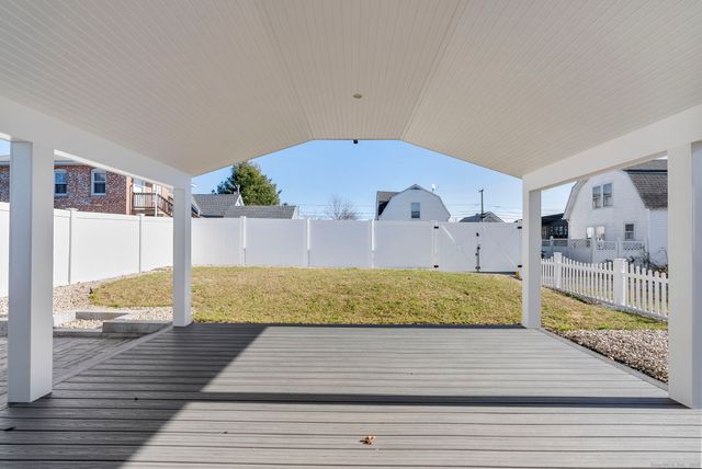 44 Hartford Avenue, Old Lyme, CT 06371