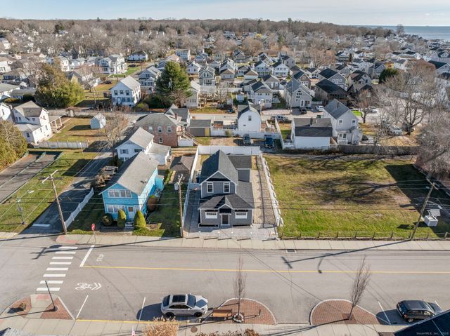 44 Hartford Avenue, Old Lyme, CT 06371