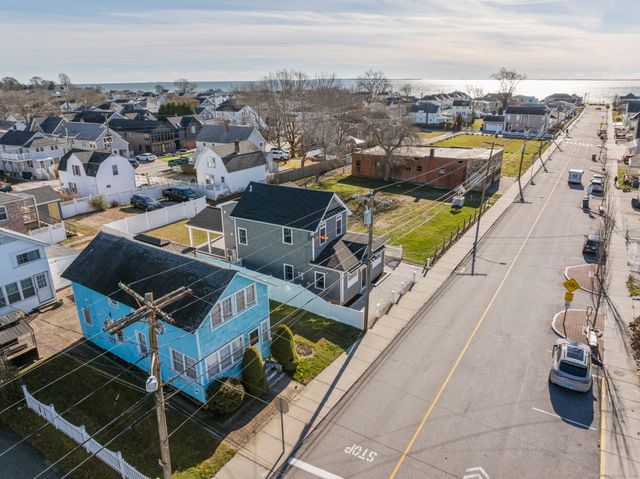 44 Hartford Avenue, Old Lyme, CT 06371