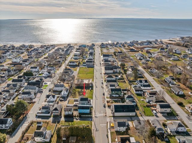 44 Hartford Avenue, Old Lyme, CT 06371