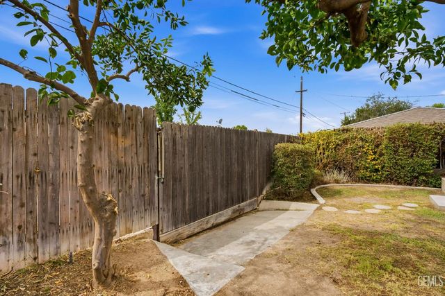 1309 Shattuck Avenue, Bakersfield, CA 93305