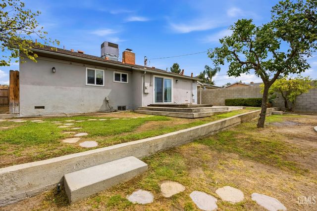 1309 Shattuck Avenue, Bakersfield, CA 93305