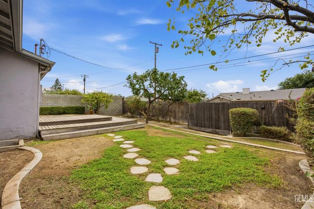 1309 Shattuck Avenue, Bakersfield, CA 93305