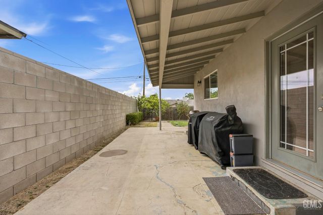 1309 Shattuck Avenue, Bakersfield, CA 93305