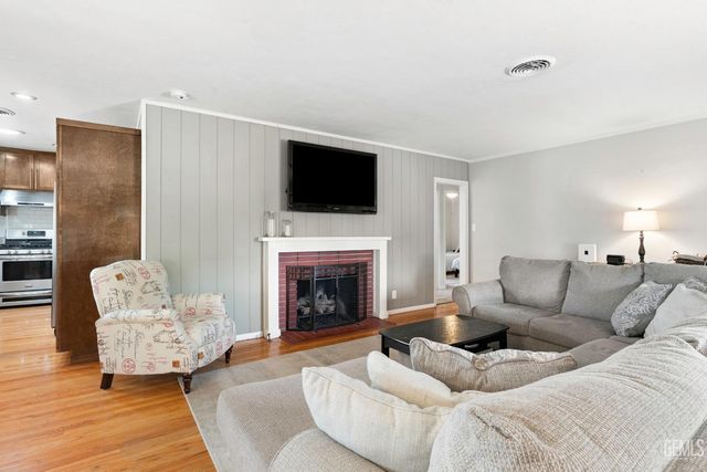 1309 Shattuck Avenue, Bakersfield, CA 93305