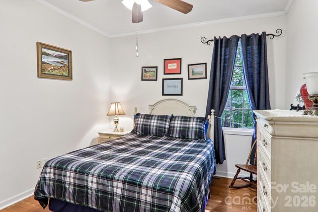 702 Cinnamon Way, Flat Rock, NC 28731