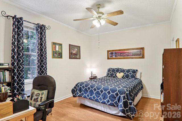 702 Cinnamon Way, Flat Rock, NC 28731