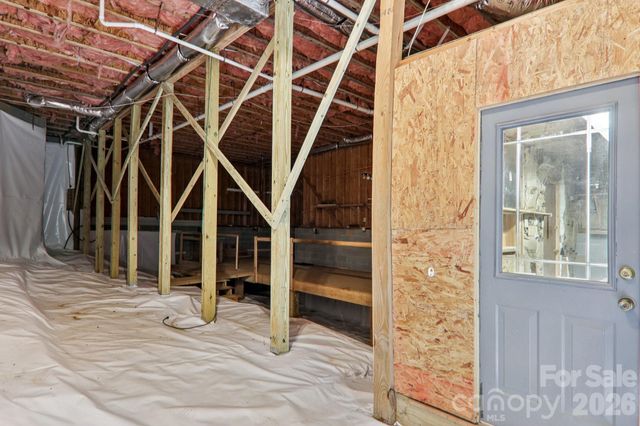 702 Cinnamon Way, Flat Rock, NC 28731