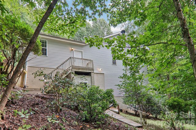 702 Cinnamon Way, Flat Rock, NC 28731
