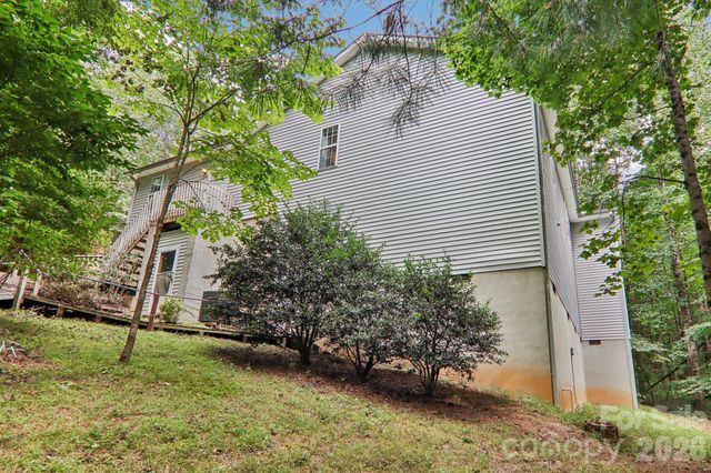 702 Cinnamon Way, Flat Rock, NC 28731