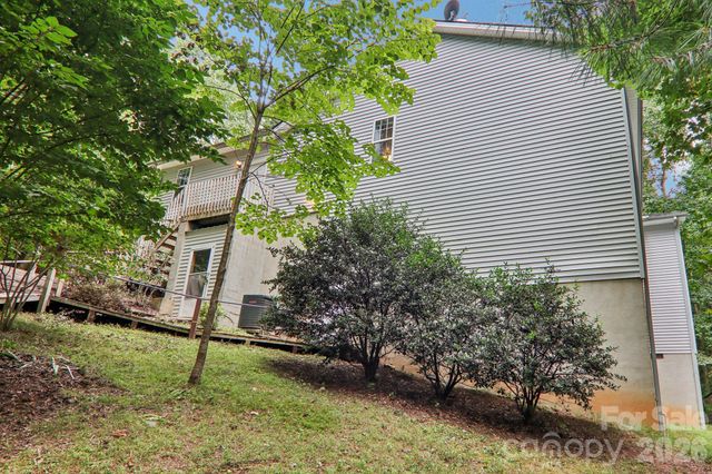 702 Cinnamon Way, Flat Rock, NC 28731