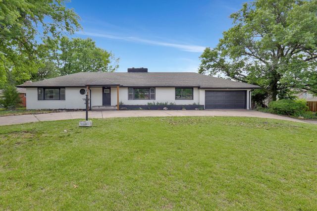 1181 N Pinecrest St, Wichita, KS 67208