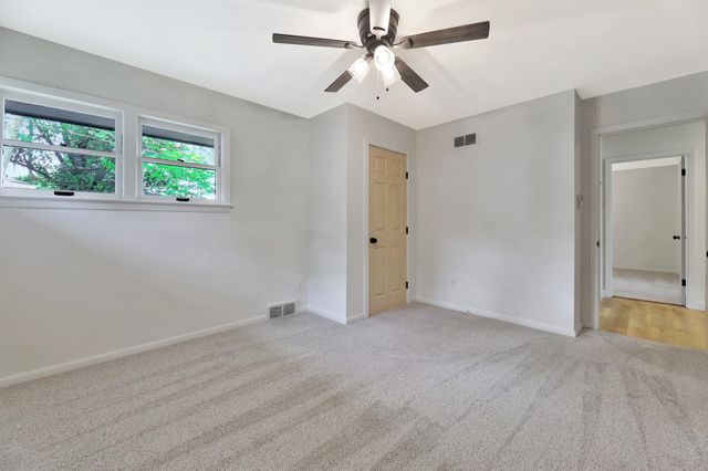 1181 N Pinecrest St, Wichita, KS 67208