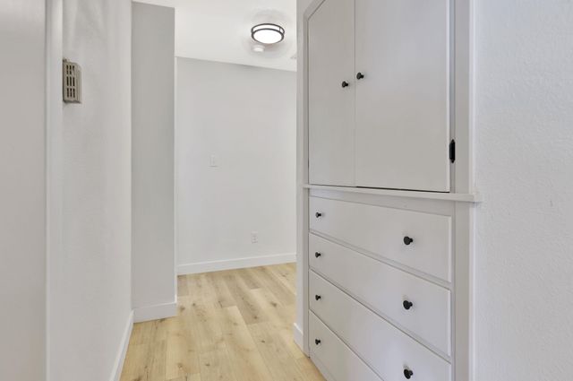 1181 N Pinecrest St, Wichita, KS 67208