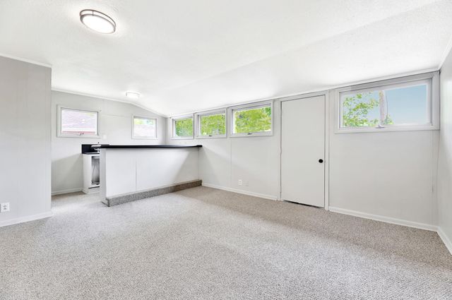 1181 N Pinecrest St, Wichita, KS 67208