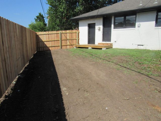 1181 N Pinecrest St, Wichita, KS 67208