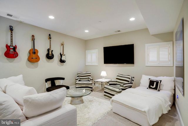 4548 WINDSOR LN, Bethesda, MD 20814