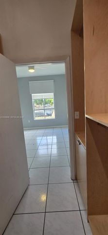 7420 W 20th Ave 154, Hialeah, FL 33016