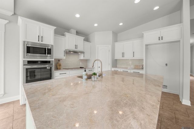41133 Clearwater Ave, Gonzales, LA 70737
