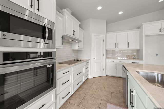 41133 Clearwater Ave, Gonzales, LA 70737